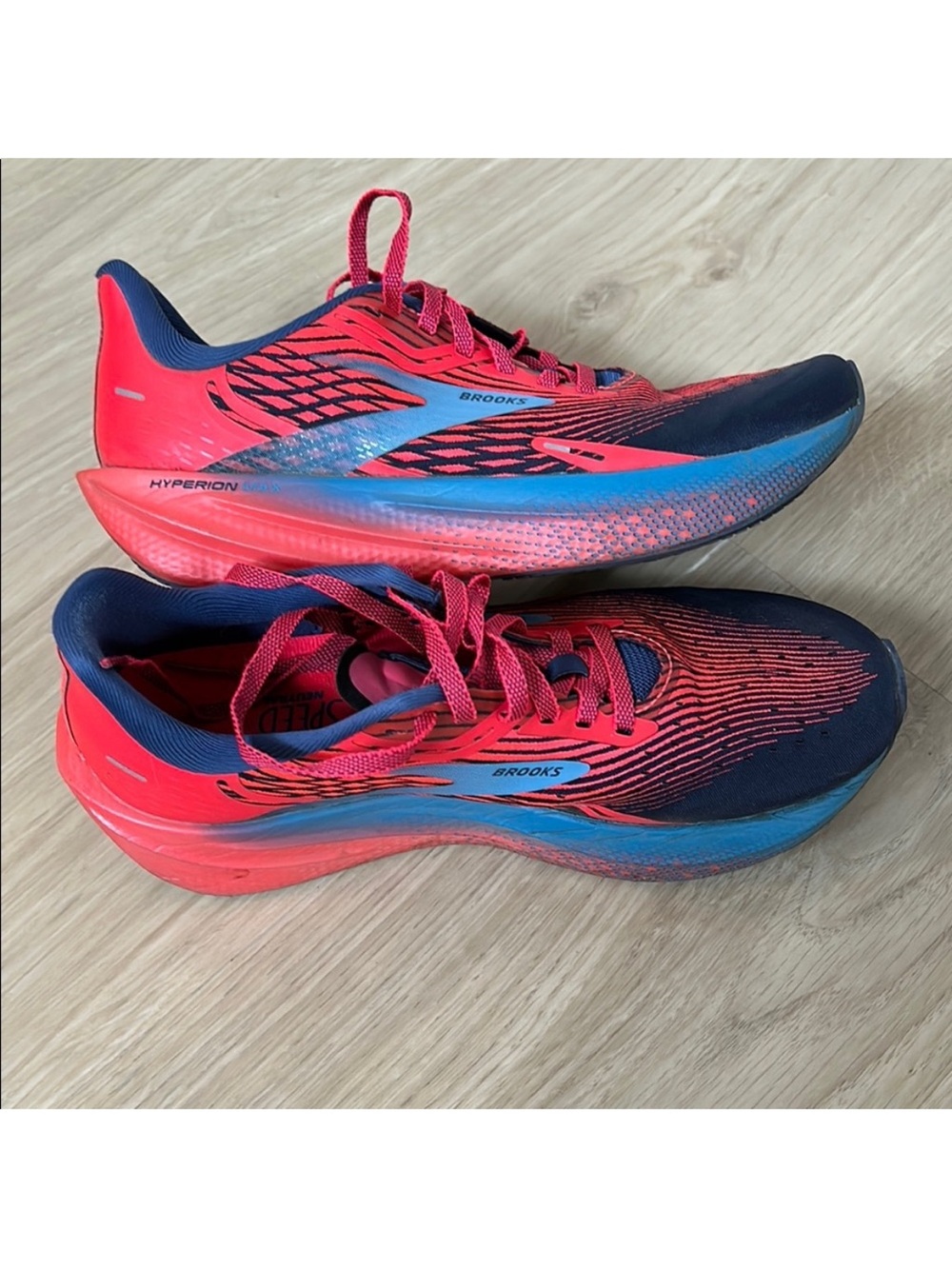 Brooks Women's Hyperion Elite Running Shoe LIKE NEW - Picture 2 of 3